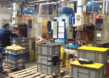 安嘉中頻逆變式凸焊機奇昊汽車系統現場案例